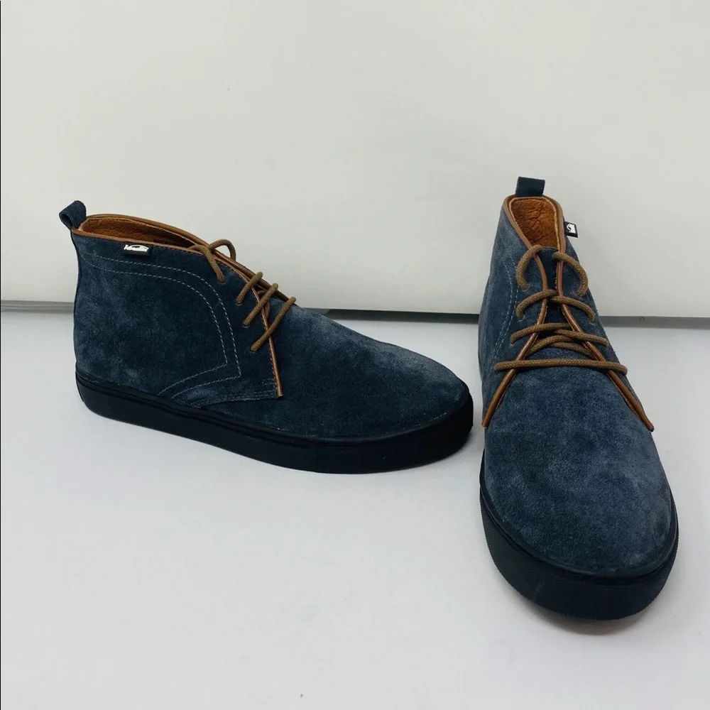 NIB*VENETTINI**Gray Suede Booties**US 5.5**$118